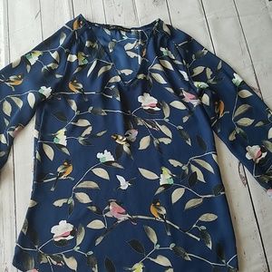 Zara basic blue with beige bird print top sz XS